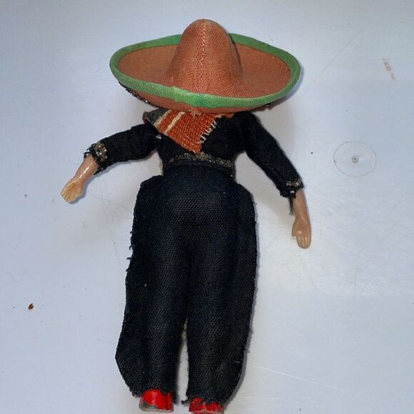 Vintage 50s/60s Mexican souvenir doll with mustache & sombrero - Picture 4 of 4